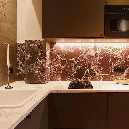 Rosso Levanto - Duke Housing Παρίσι