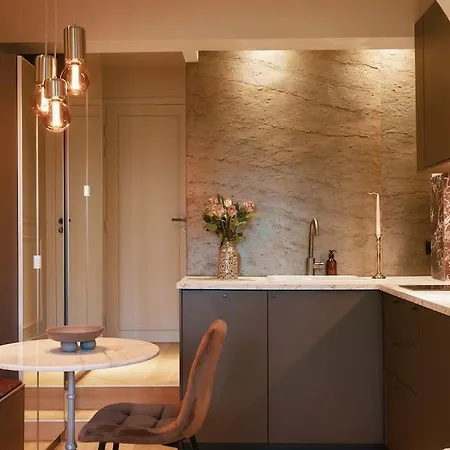 Rosso Levanto - Duke Housing Apartment Paris
